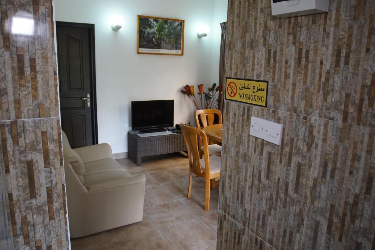 Апартаменти Zeph Self Catering Baie Lazare  Екстер'єр фото
