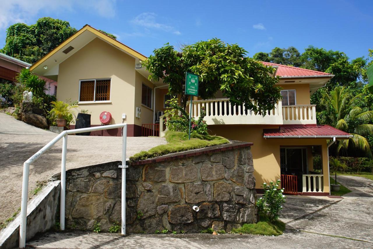 Апартаменти Zeph Self Catering Baie Lazare  Екстер'єр фото