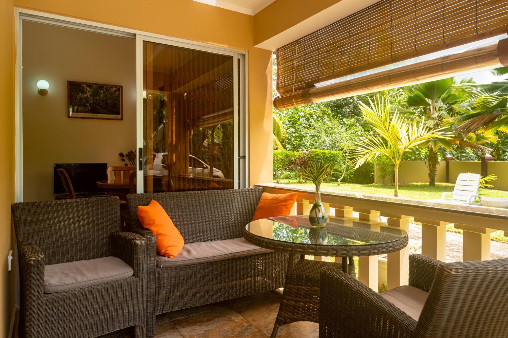 Апартаменти Zeph Self Catering Baie Lazare  Екстер'єр фото